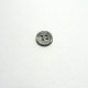 Bouton de chemise gris clair
