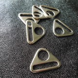 Attache Triangle Rings nickel 30 mm