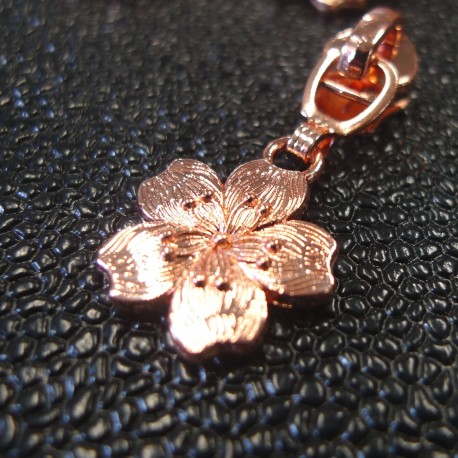 Curseur zip Sakura métal rose