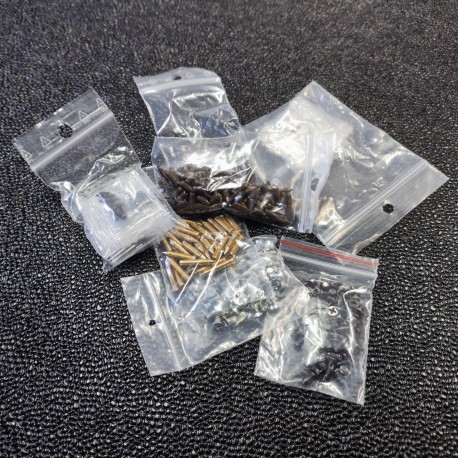 Lot de petites vis maroquinerie